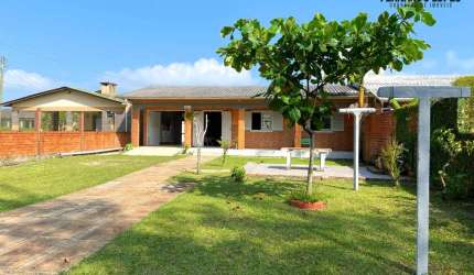 Casa beira mar no bairro Rondinha