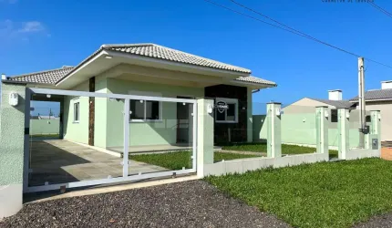 Casa nova no bairro Camboim