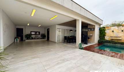 Casa em Lagoa Nova com 4 quartos à venda