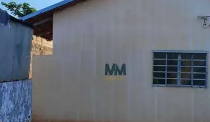 VENDE-SE EXCELENTE CASA LOCALIZADA NO BAIRRO AROEIRA