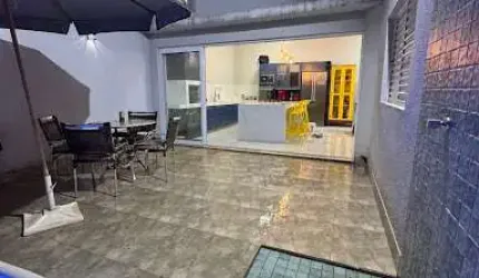 VENDE-SE EXCELENTE CASA NO CONDOMÍNIO VAINICE ANDRADE