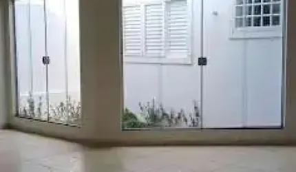 EXCELENTE CASA A VENDA NO BAIRRO ABADIA