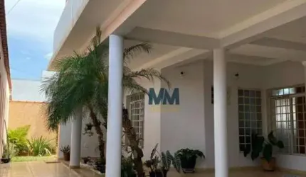 Casa com 4 dormitórios à venda, 360 m² por R$ 1.000.050 - Lourdes - Uberaba/MG