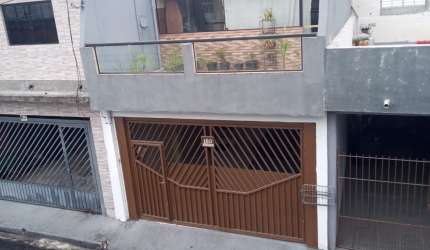 Casa - com escritura pública e com IPTU isento. Sobrado com 4 quartos, sendo 2 suítes, com garagem para 2 carros em Zona Sul SP.