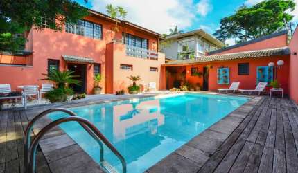 Sobrado para venda com 4 quartos, sendo 2 suítes, 386m²