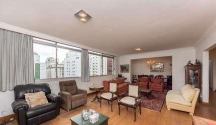 Apartamento tipo para venda com 3 quartos, sendo 1 suíte, 210m²