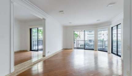 Apartamento tipo para venda com 3 quartos, sendo 3 suítes, 200m²