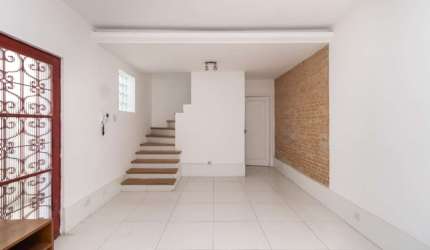 Casa tipo para venda com 2 quartos, sendo 1 suíte, 180m²