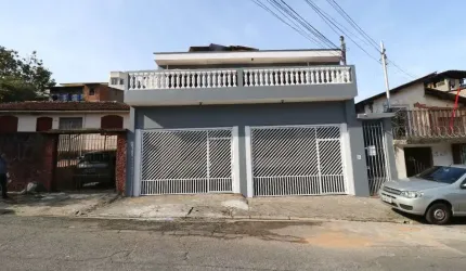 Sobrado para venda com 3 quartos, sendo 1 suíte, 250m²