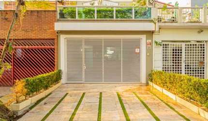 Sobrado para venda com 5 quartos, sendo 1 suíte, 231m²