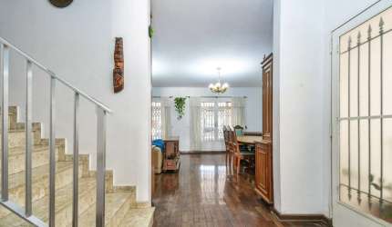 Sobrado para venda com 3 quartos, sendo 1 suíte, 242m²