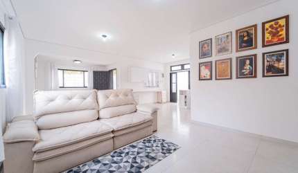 Casa de vila para venda com 3 quartos, sendo 2 suítes, 360m²