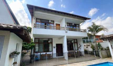 Casa no condomínio Pinus Park para venda com 4 quartos, sendo 4 suítes, 302m²