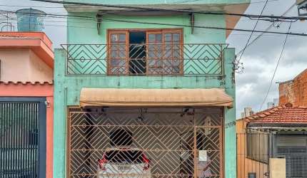 Sobrado para venda com 3 quartos, sendo 1 suíte, 196m²