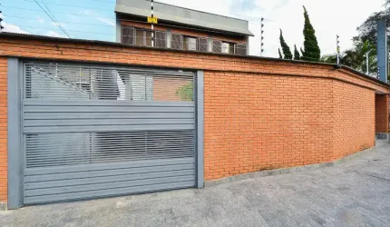 Sobrado para venda com 4 quartos, sendo 3 suítes, 422m²