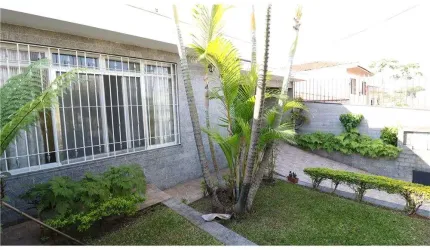 Casa tipo para venda com 4 quartos, 160m²