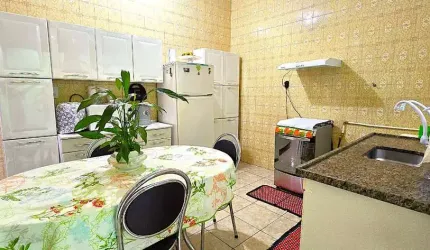 Casa tipo para venda com 5 quartos, 143m²