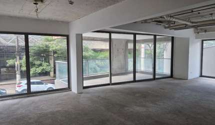 Loja de rua para venda, 210m²