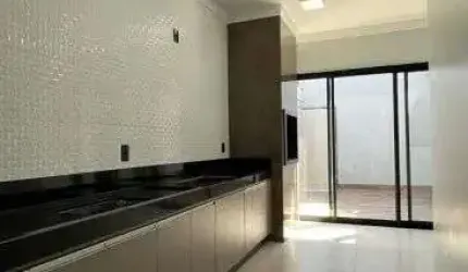 Casa à venda em Rio Verde - GO com área gourmet com churrasqueira, quintal e 3 quartos
