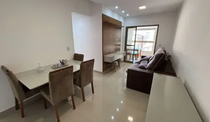 Apartamento à Venda com 2 quartos, 77m²