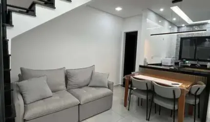 Sobrado à Venda com 2 quartos, 55m²
