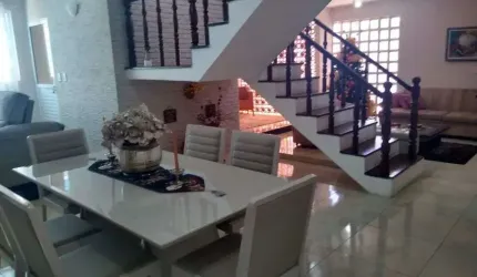 CASA SOBRADO A VENDA COM 235m² NO BAIRRO DO BESSA