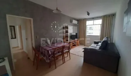 Apartamento com 2 quartos, andar alto, climatizado, com portaria 24 horas e 01 vaga de garagem.