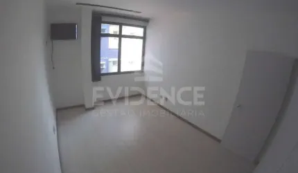 Sala comercial com 30 m², sol da manhã, ambiente iluminado e aconchegante.