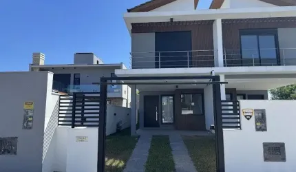 Casa com 3 suítes para Aluguel anual no Campeche Florianópolis SC