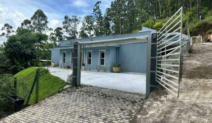 Casa térrea a venda no Condomínio Vale de Santa Fé na cidade de Vinhedo - SP