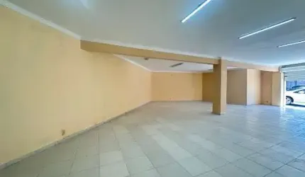 Salão Comercial para Alugar na capela em Avenida - Vinhedo - SP