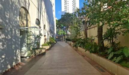 Apartamento com 2 quartos à venda ou para locação em Vila Nova Conceição - SP