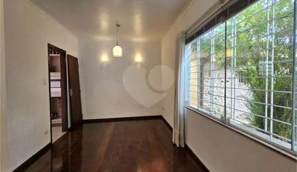 Casa térrea com 3 quartos à venda em Veleiros - SP