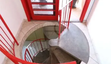 Prédio inteiro à venda ou para locação em Vila Ipojuca - SP