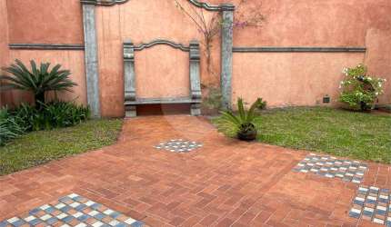 Casa com 4 quartos à venda ou para locação em Jardim Leonor - SP