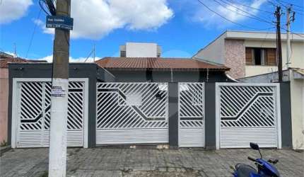 Casa térrea com 3 quartos à venda em Vila Isolina Mazzei - SP
