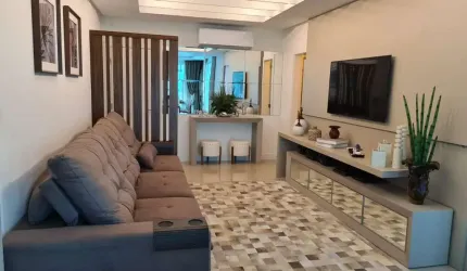 Apartamento Alto Padrão em Meia Praia para até 9 pessoas