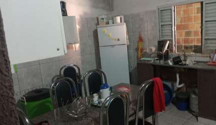 Casa próximo ao hospital estadual e supermercado tatico, com 2 quartos e 1 kit
