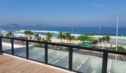 Cobertura na Lucio Costa com 4 suítes