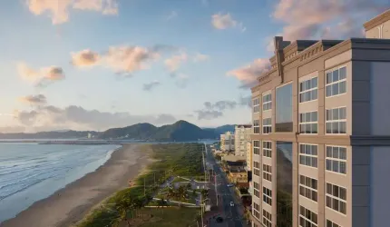 Apartamento para Venda em Navegantes, Centro, 3 dormitórios, 3 suítes, 4 banheiros, 2 vagas