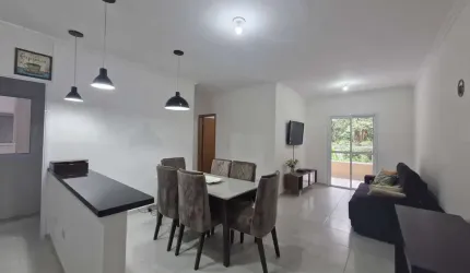 LINDO APARTAMENTO MUITO AMPLO LOCALIZACÃO PREVIGELIADA  PRAIA  DAS TONINHAS