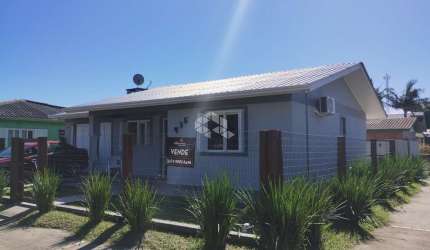 Casa com 2 quartos à venda na Tapajós, 436, Arroio Teixeira, Capão da Canoa por R$ 330.000