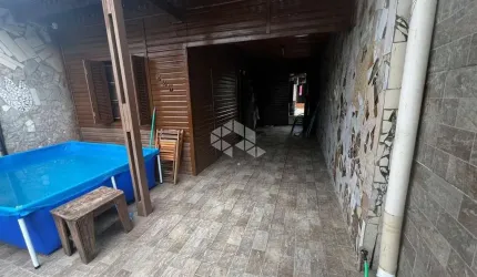 Casa com 2 quartos à venda na João Pereira dos Santos, 225, Costa e Silva, Porto Alegre por R$ 232.000
