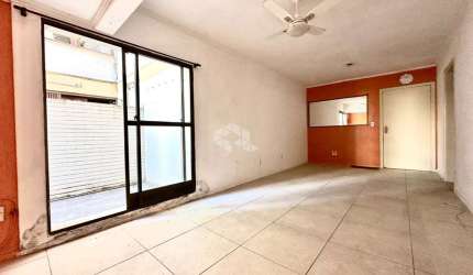 Apartamento com 3 quartos à venda na Rua Doutor Raul Moreira, 123, Cristal, Porto Alegre por R$ 212.000