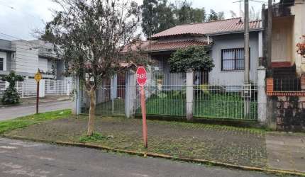 Casa com 2 quartos à venda na Rua Tuiuti, 228, Nossa Senhora das Graças, Canoas por R$ 800.000