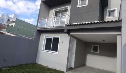 Sobrado Fazendinha 3qts, suíte, 4gar, terraço, 120m². Use FGTS, carta, carro, AP, financia
