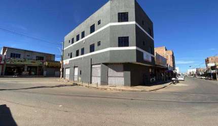 Vendo/Troco Prédio com 08 apartamentos e 02 lojas no Del Lago Avenida Principal Itapoã Brasília/DF