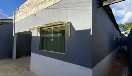 Desocupada, com suíte e perto da parada – Qd 6 Paranoá