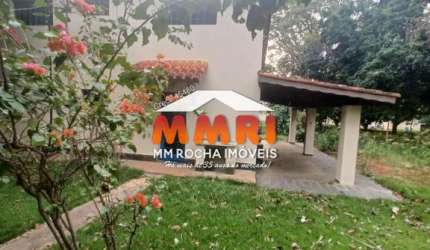 Vende-se Sobrado próximo ao centro de Araçoiaba da Serra!!