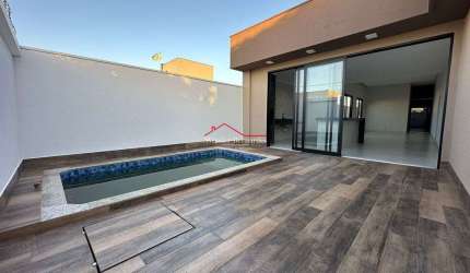 Linda Casa no Condomínio Reserva ds Ipês, 3 Suítes, 180m² e Piscina Aquecida
